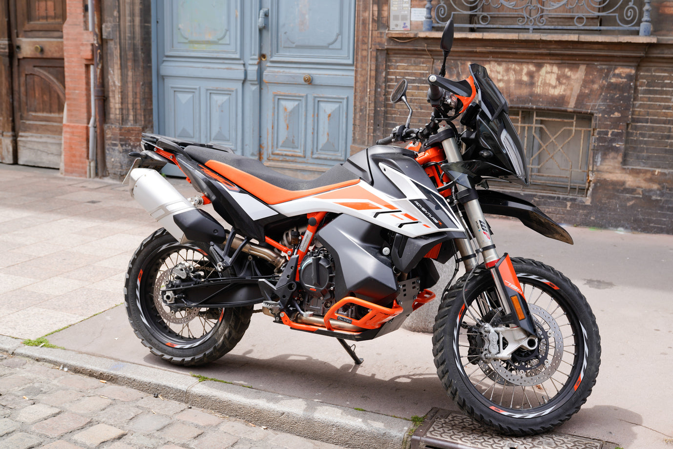 KTM 790 Adventure R Tubeless Rear Tire Change