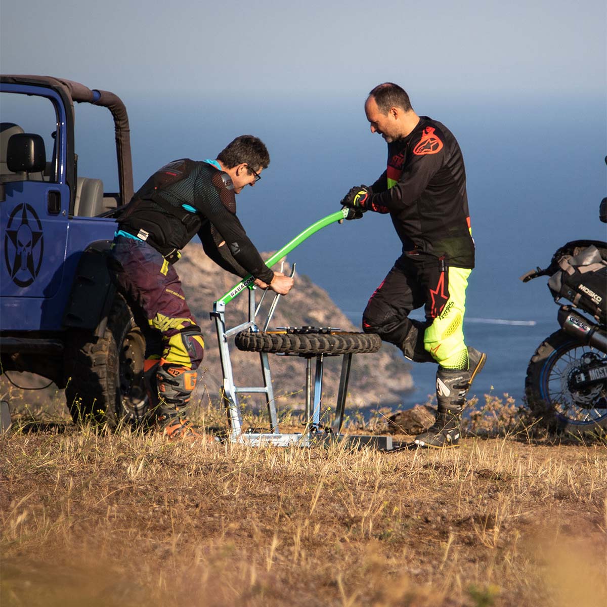 Mousse vs. Tubes: What’s Better for Off-Road Motorcycle Tires?