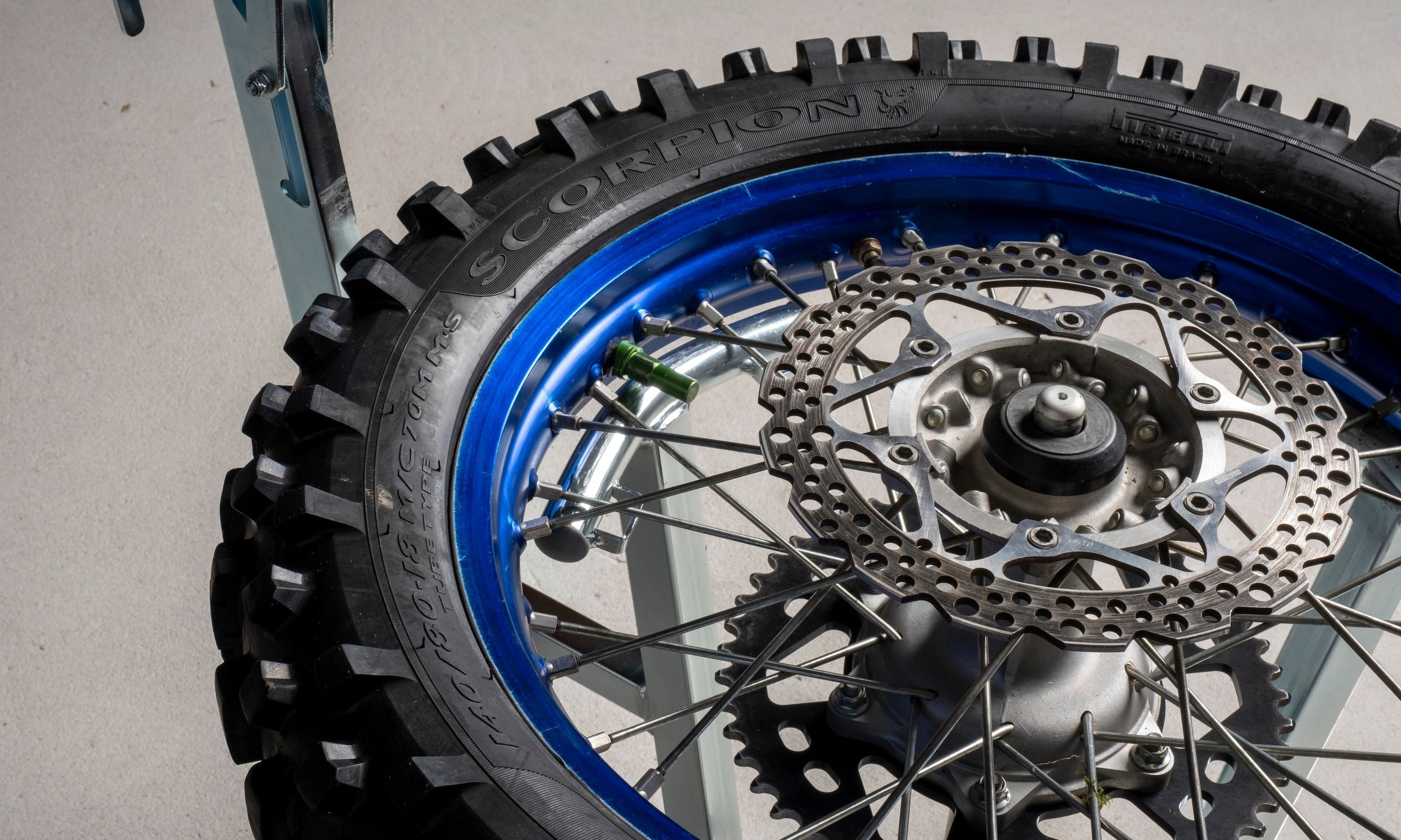 Quick tire changes for riders with Rabaconda 