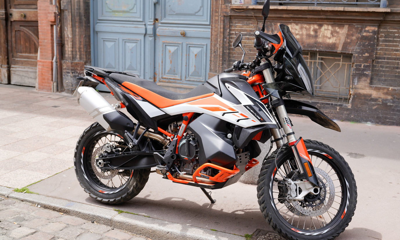 KTM 790 Adventure R Tubeless Rear Tire Change