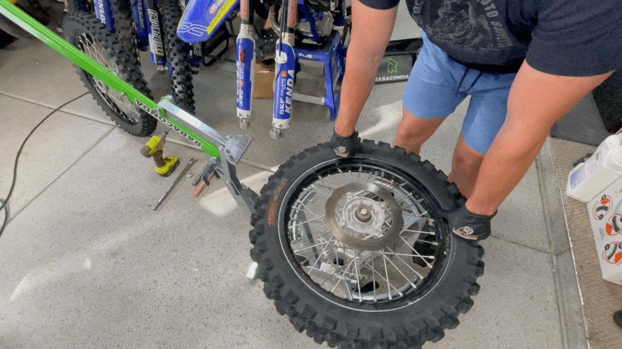 Dirt Bike Tire Changer vs Mr. Wolf's Mousse Balls: Changing Mousses Is Now Easier Than Ever